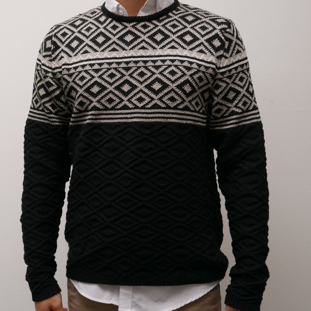 Zara GEOMETRIC 3DTEXTURE CREW/ROUND NECK SWEATER SIZE 42 (M)